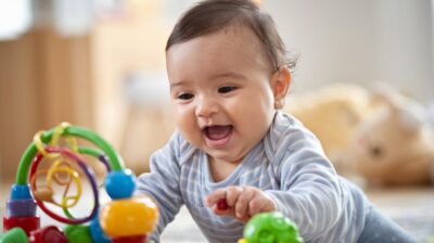 La clé pour divertir bébé que chaque parent devrait explorer